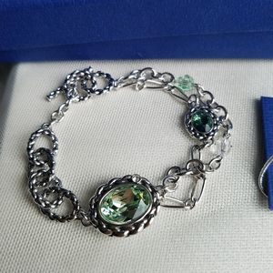 AUTHENTIC Swarovski Mint Green Erinite & Chrysolite Chain Bracelet in Box NEW
